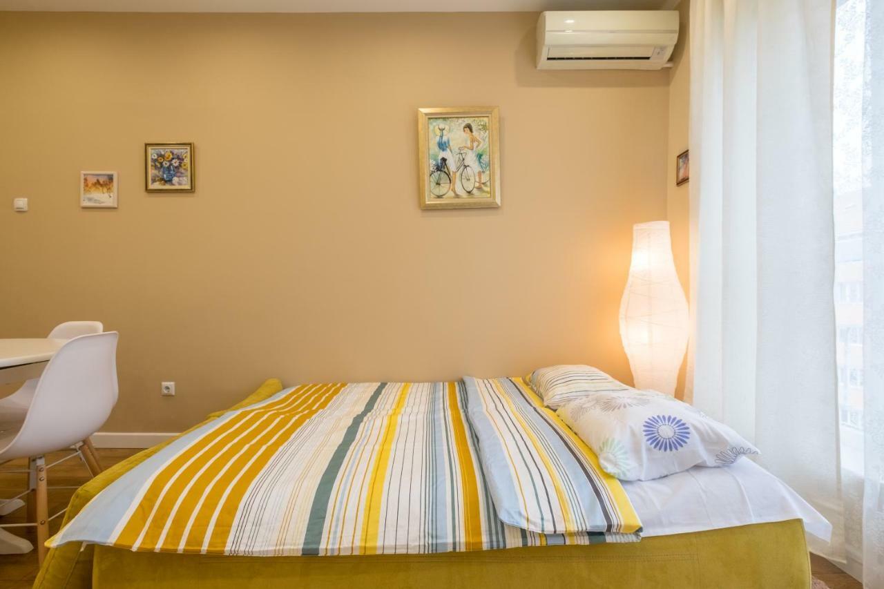 Modern 2 Bedroom Apartment Next To Vitosha Str. Sofia Eksteriør bilde