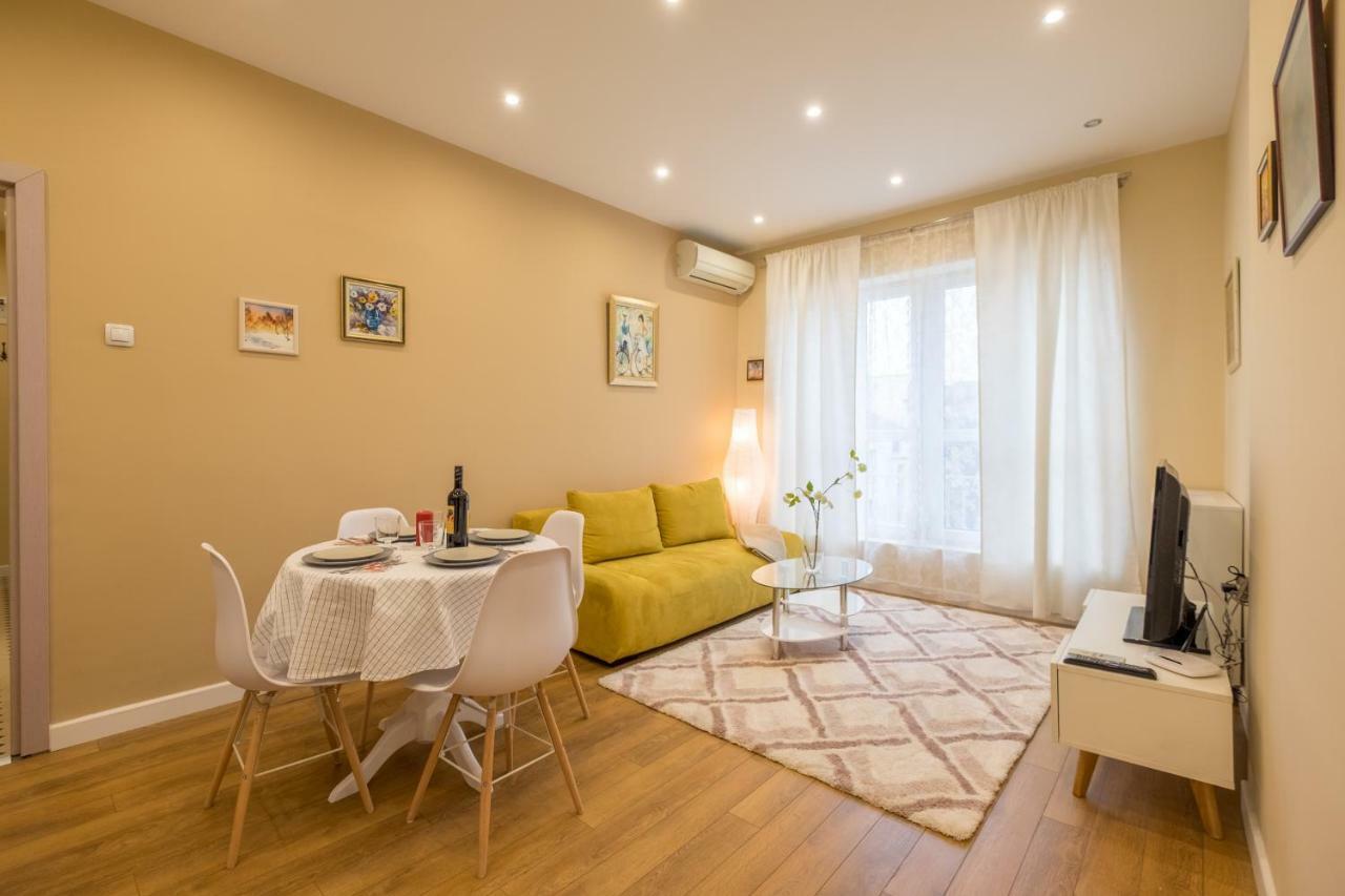 Modern 2 Bedroom Apartment Next To Vitosha Str. Sofia Eksteriør bilde