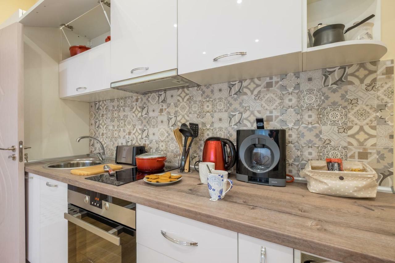 Modern 2 Bedroom Apartment Next To Vitosha Str. Sofia Eksteriør bilde