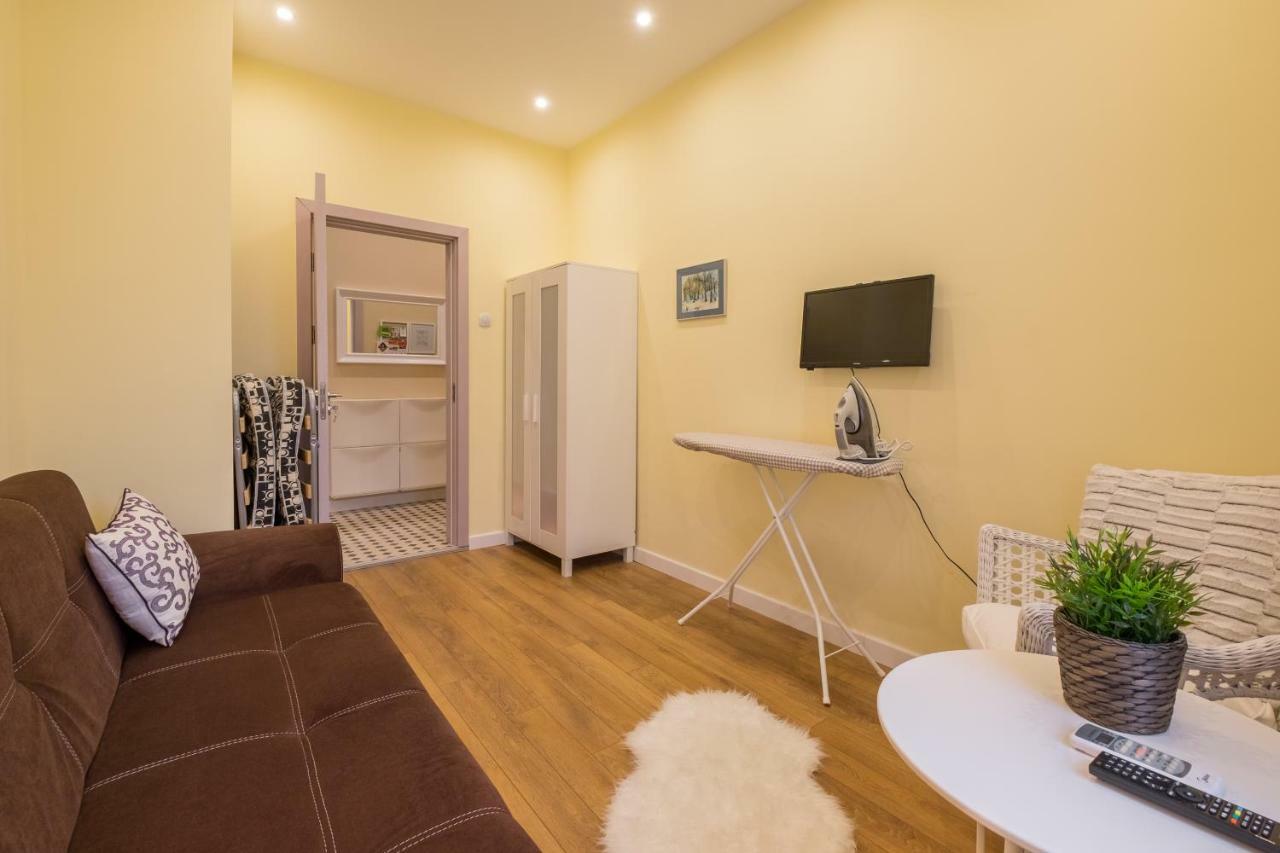 Modern 2 Bedroom Apartment Next To Vitosha Str. Sofia Eksteriør bilde