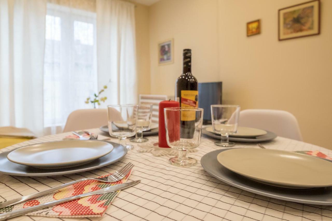 Modern 2 Bedroom Apartment Next To Vitosha Str. Sofia Eksteriør bilde