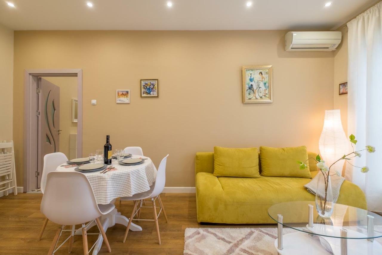 Modern 2 Bedroom Apartment Next To Vitosha Str. Sofia Eksteriør bilde